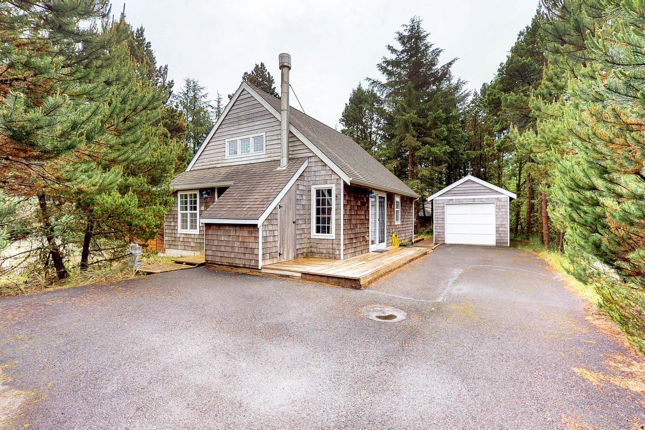 Main Deck Villa Pacific City Exterior photo